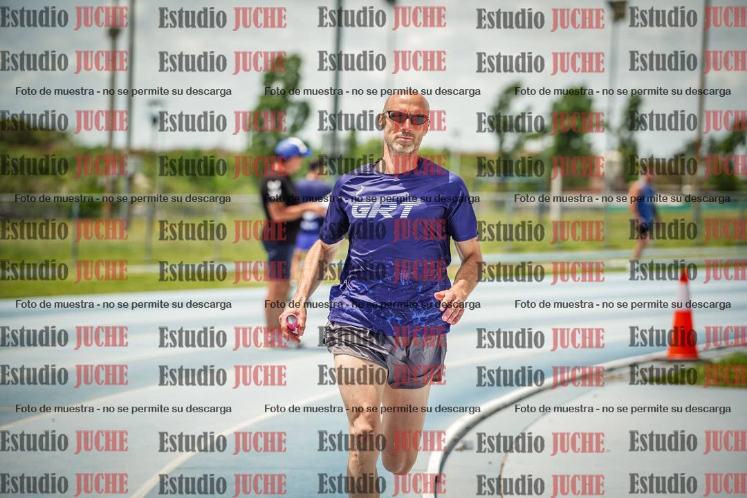 Fotos durante el transcurso de los relevos 20' para running teams - serie 2