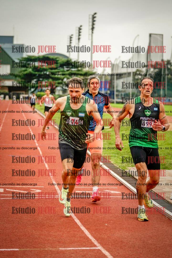 Fotos de los 800 m llanos de varones