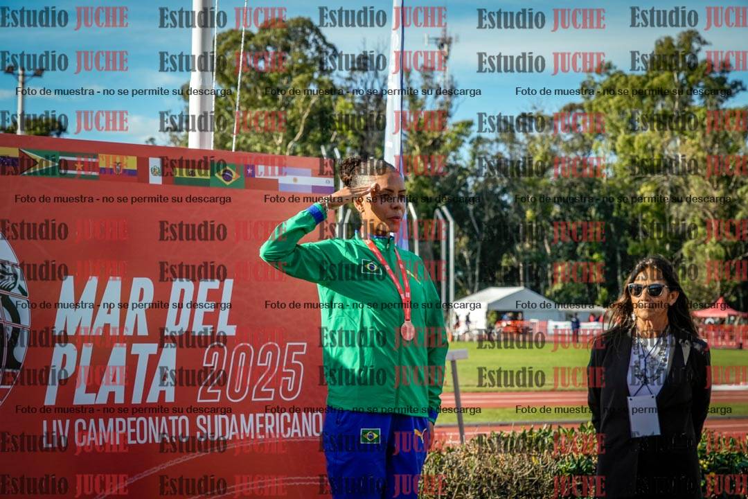 Fotos de algunos extras y podios del día 2