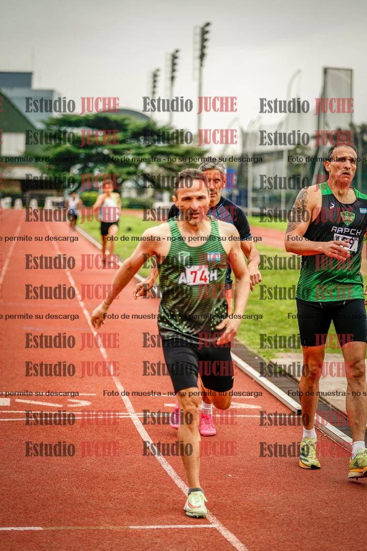 Fotos de los 800 m llanos de varones