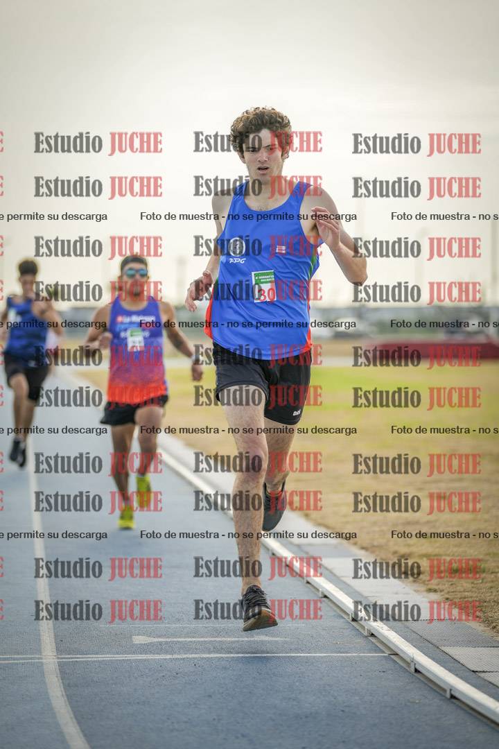 Fotos de los 800 m llanos de varones