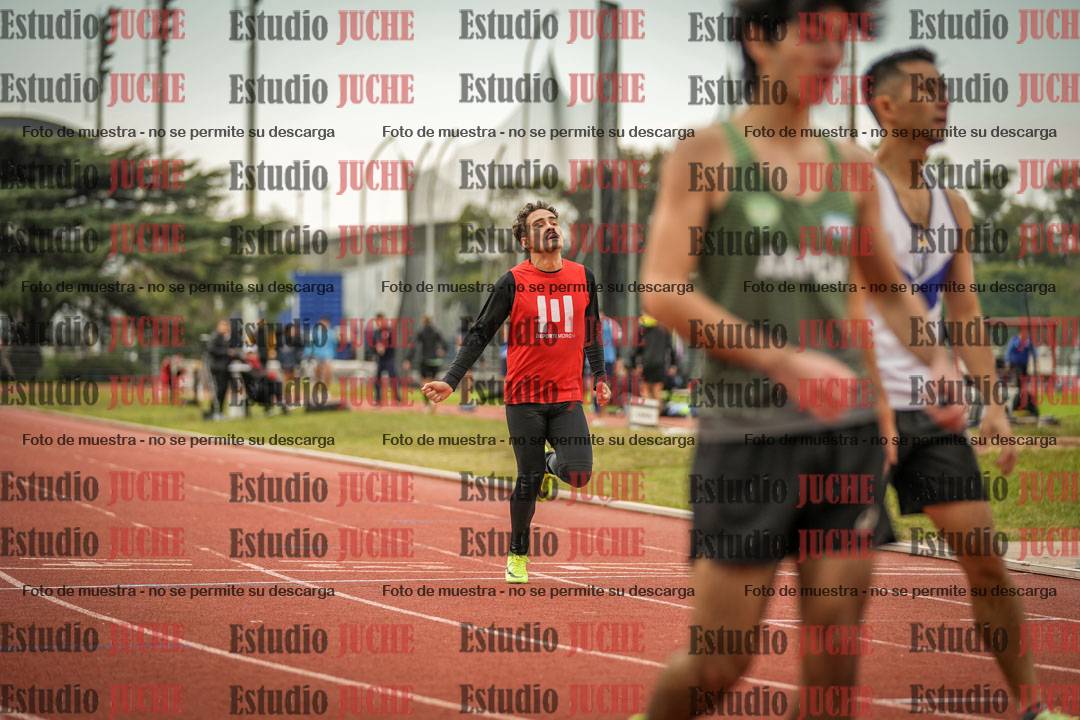 Fotos de los 400 m llanos de varones