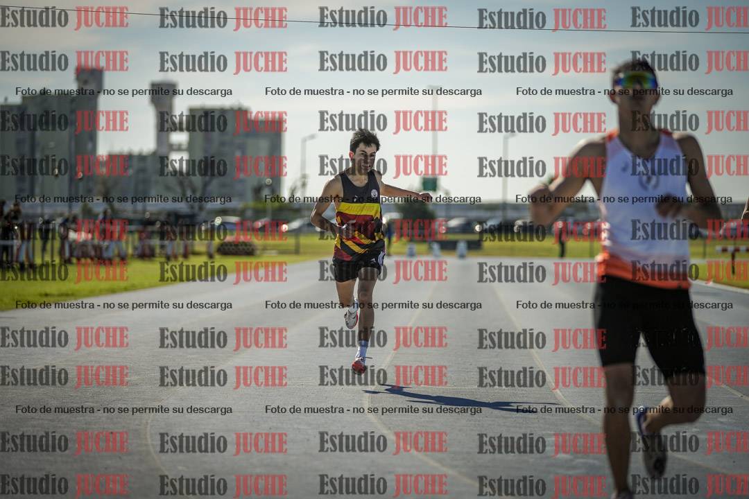 Fotos de los 400 m llanos de varones