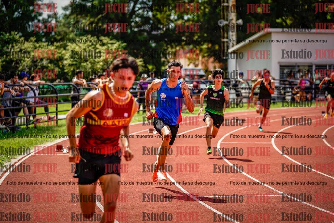 Fotos de los 400 m llanos de varones