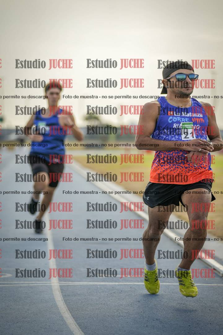 Fotos de los 800 m llanos de varones