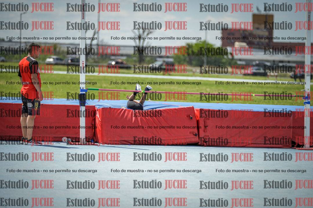 Fotos del salto en alto de varones - U12