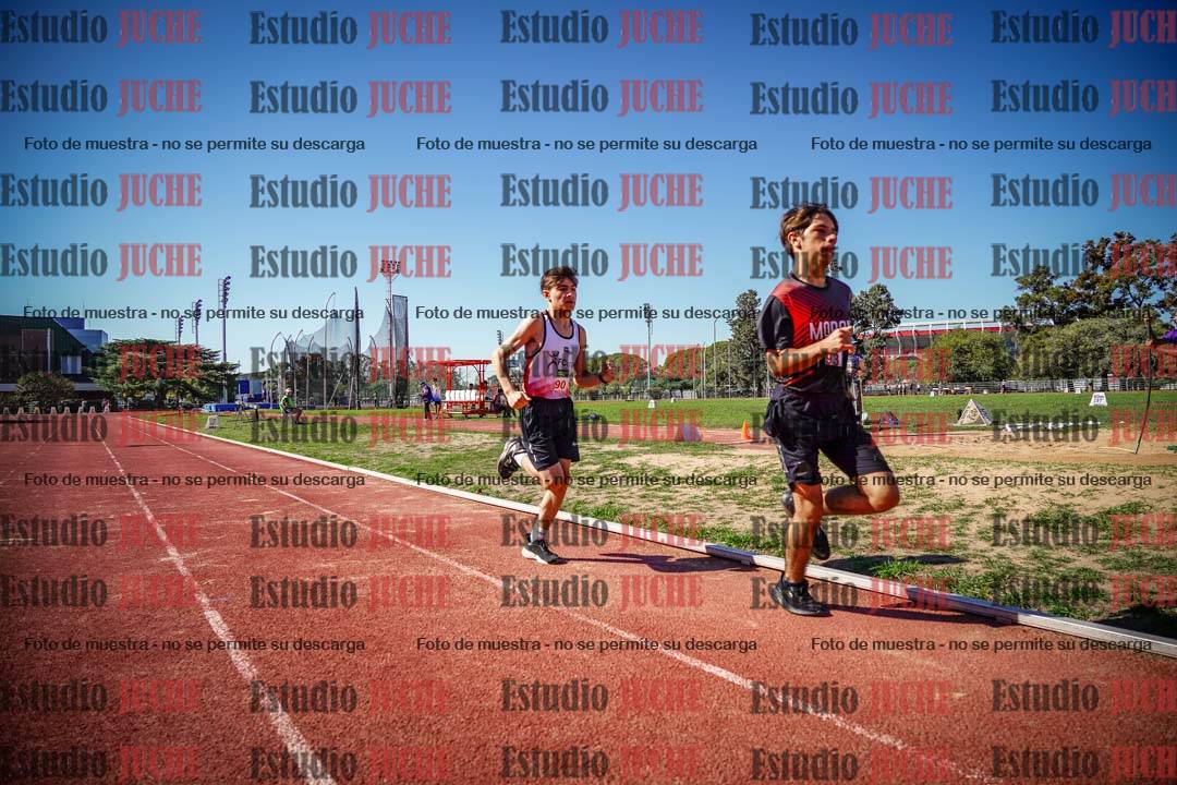 Fotos de los 600 m llanos de varones