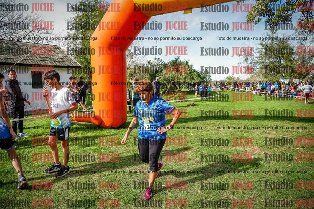 Fotos de la llegada del cross de 1500 m