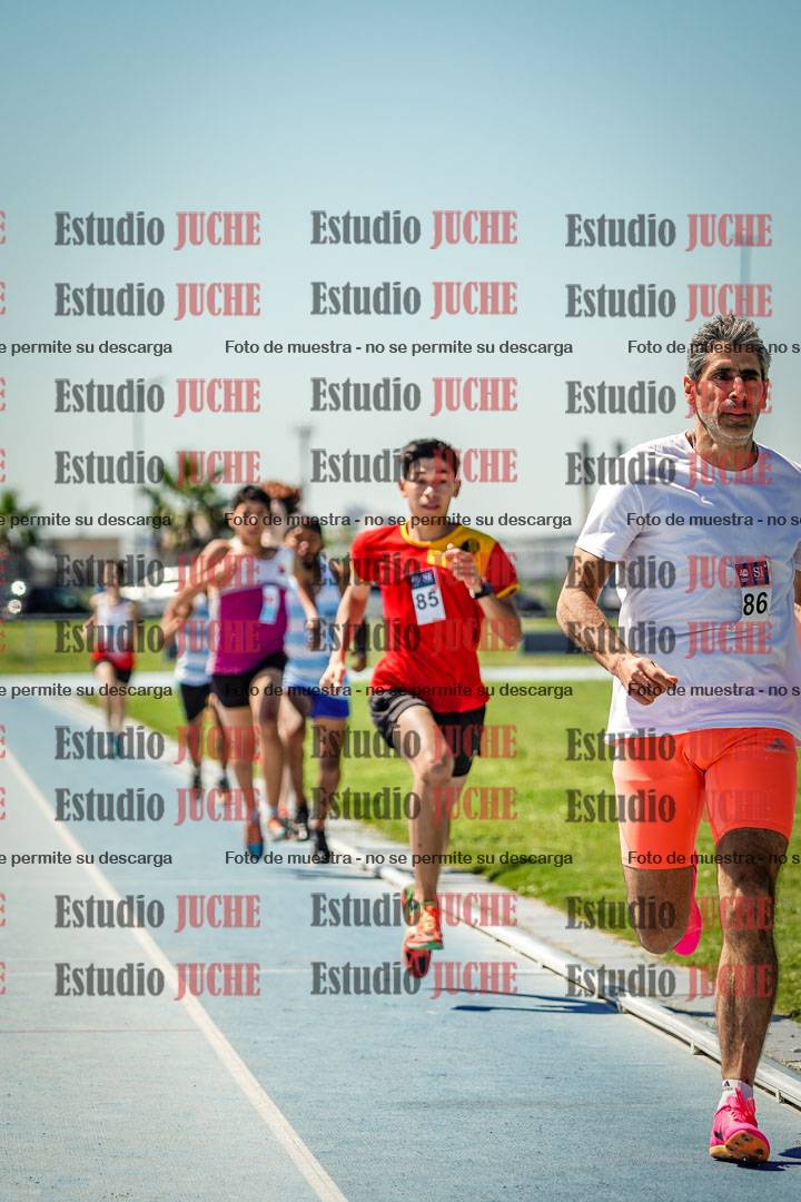 Fotos de los 800 m llanos de varones