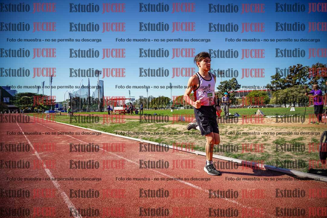 Fotos de los 600 m llanos de varones