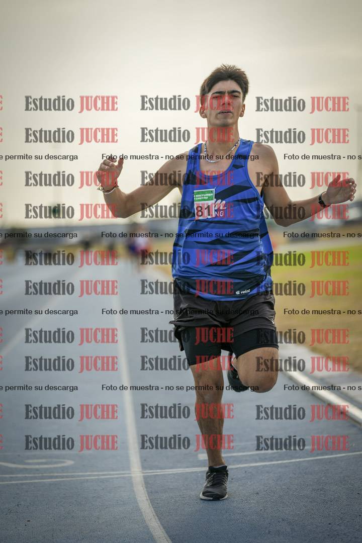 Fotos de los 800 m llanos de varones
