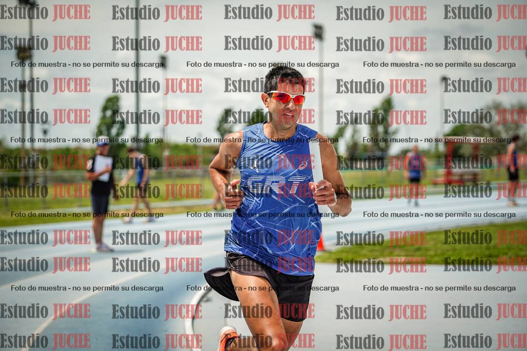 Fotos durante el transcurso de los relevos 20' para running teams - serie 2