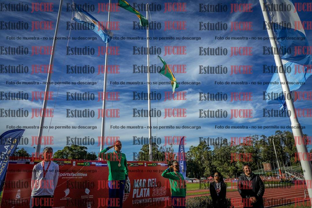 Fotos de algunos extras y podios del día 2