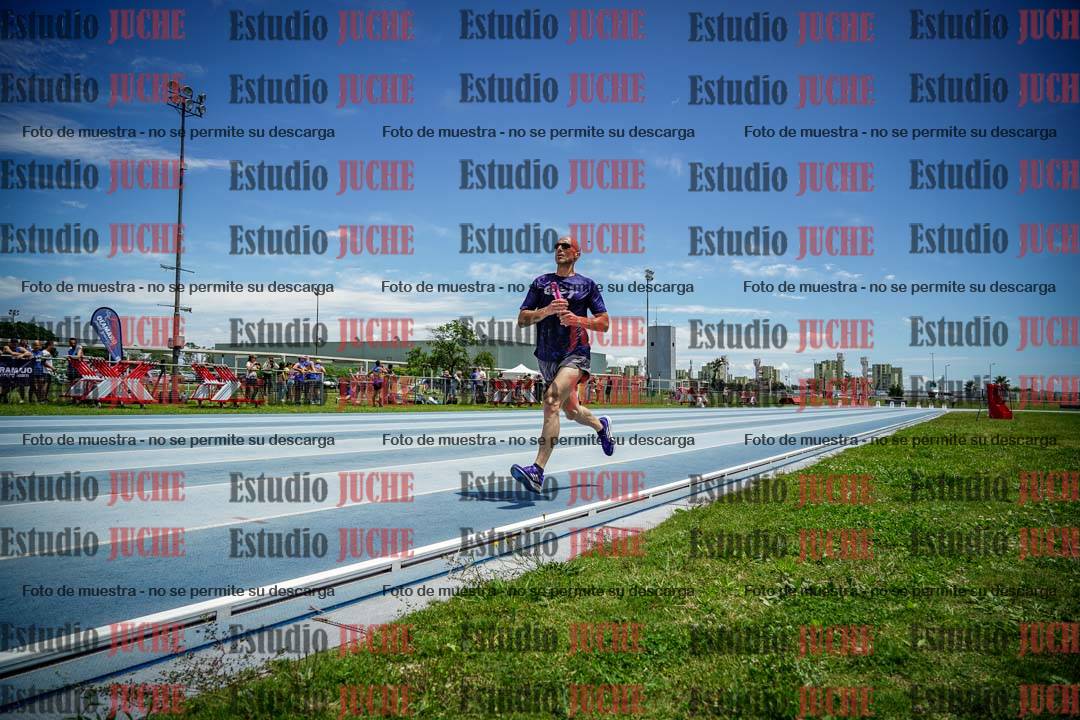Fotos durante el transcurso de los relevos 20' para running teams - serie 2