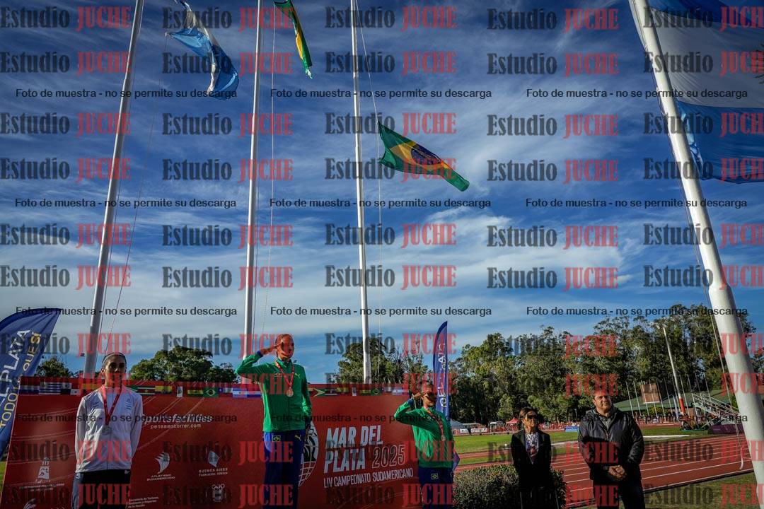 Fotos de algunos extras y podios del día 2