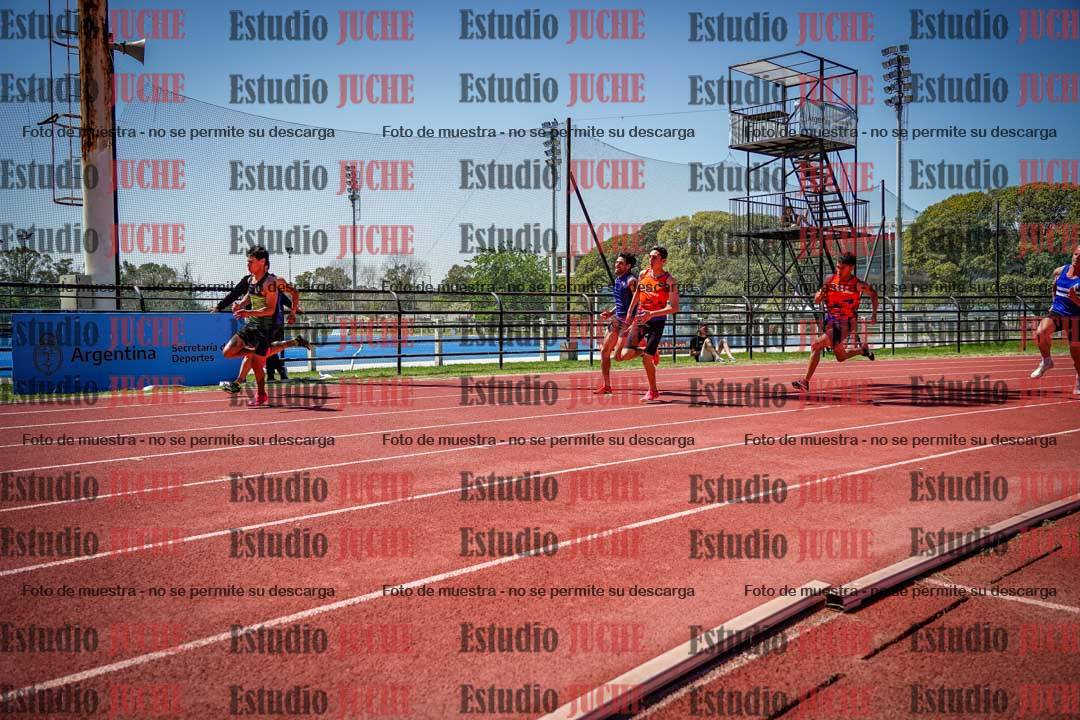 Fotos de los 200 m llanos de varones
