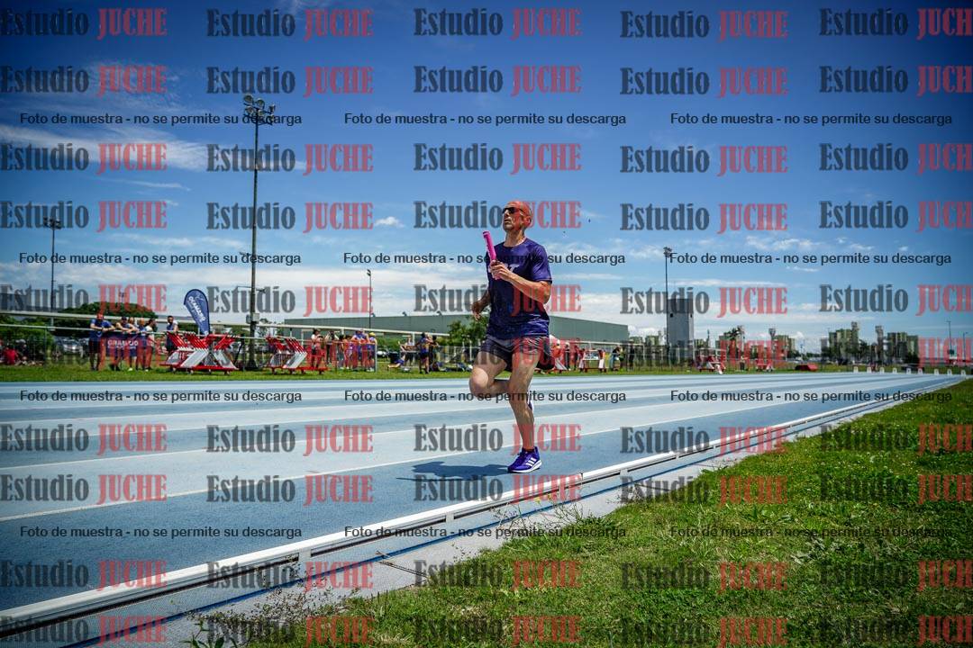 Fotos durante el transcurso de los relevos 20' para running teams - serie 2