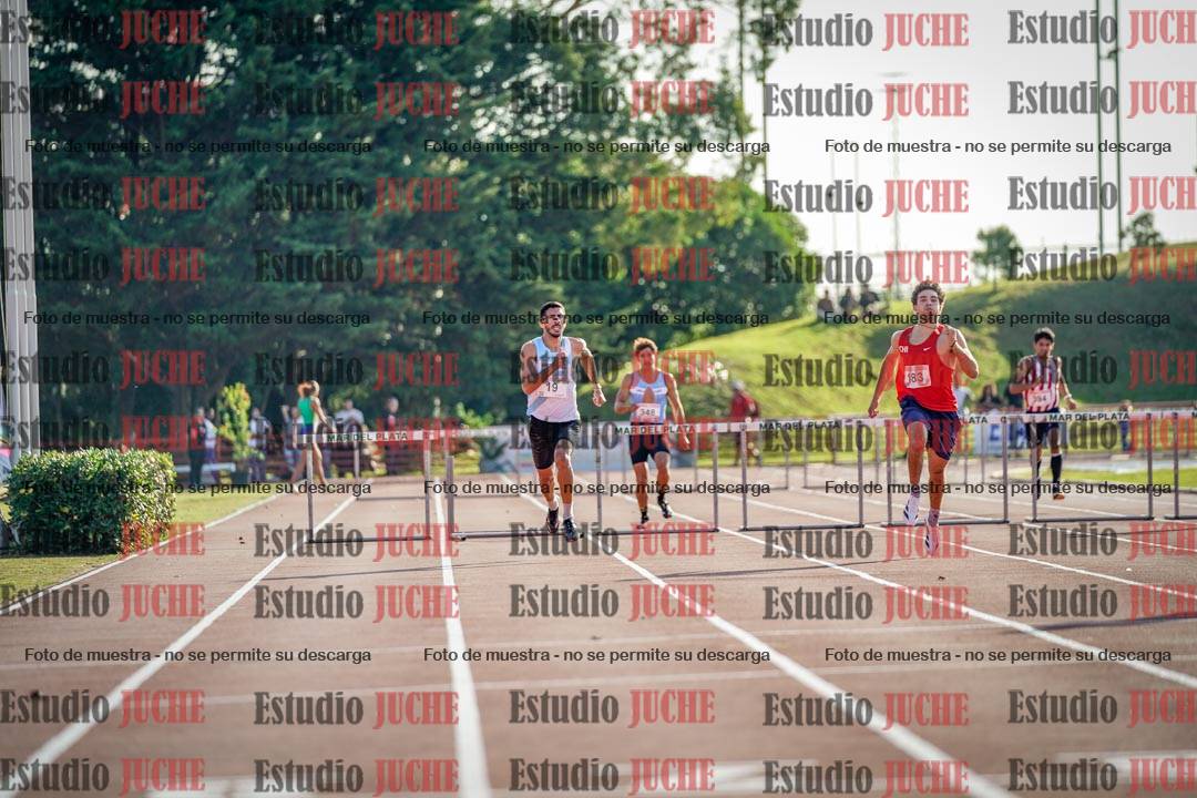 Fotos de los 400 m con vallas de varones