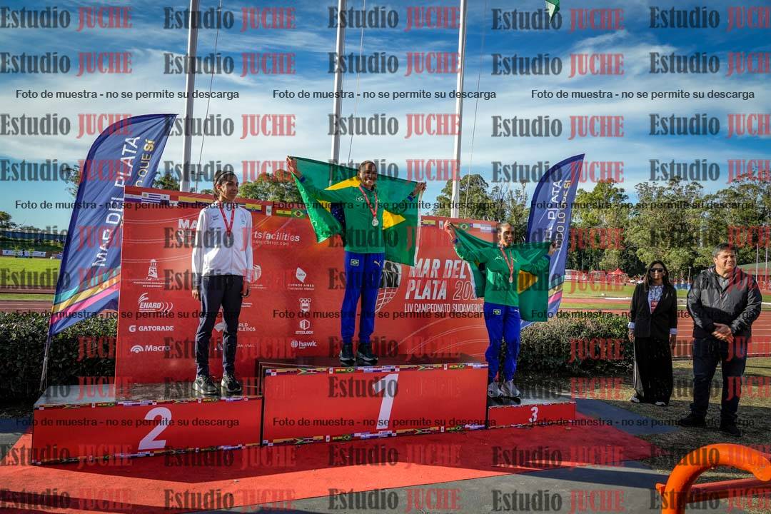Fotos de algunos extras y podios del día 2