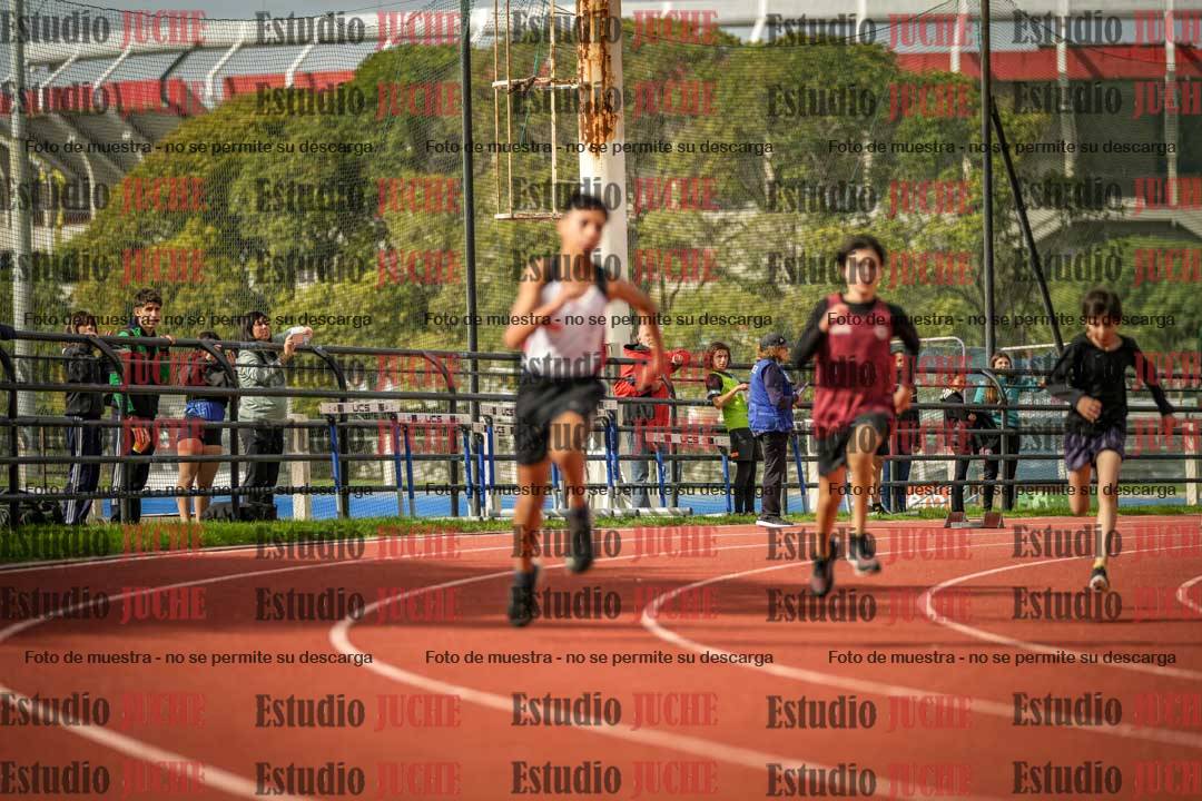 Fotos de los 150 m llanos de varones