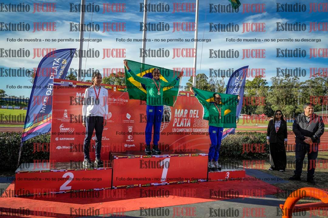 Fotos de algunos extras y podios del día 2
