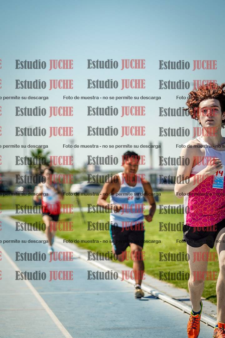 Fotos de los 800 m llanos de varones