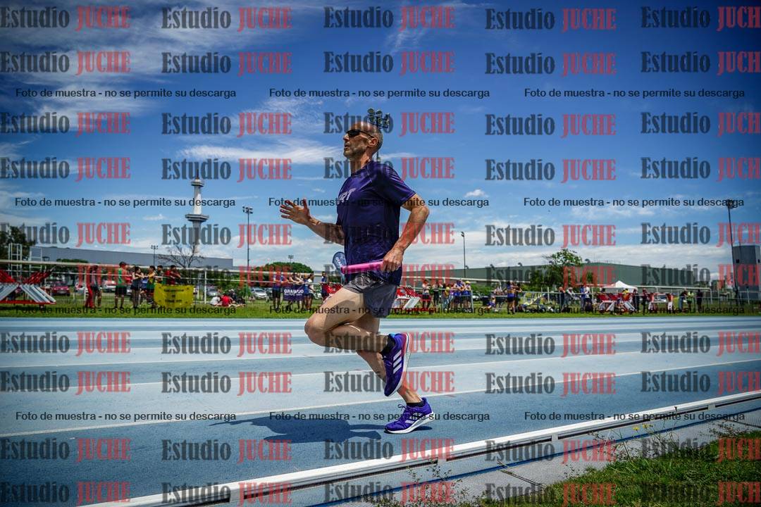 Fotos durante el transcurso de los relevos 20' para running teams - serie 2