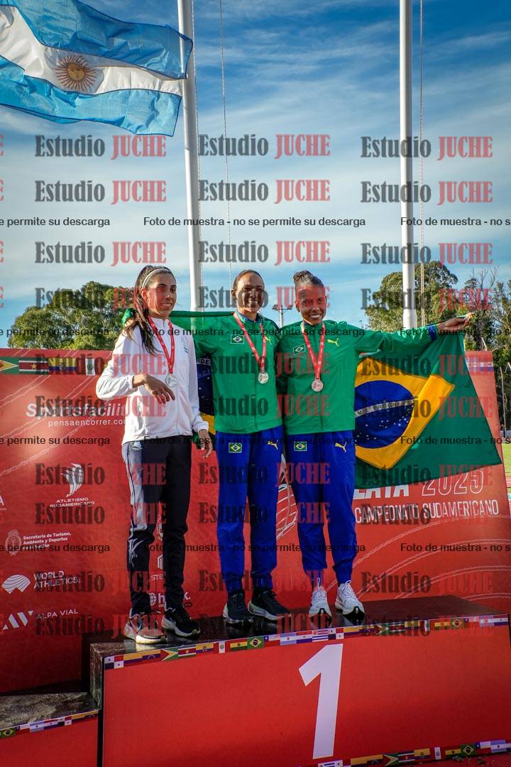Fotos de algunos extras y podios del día 2