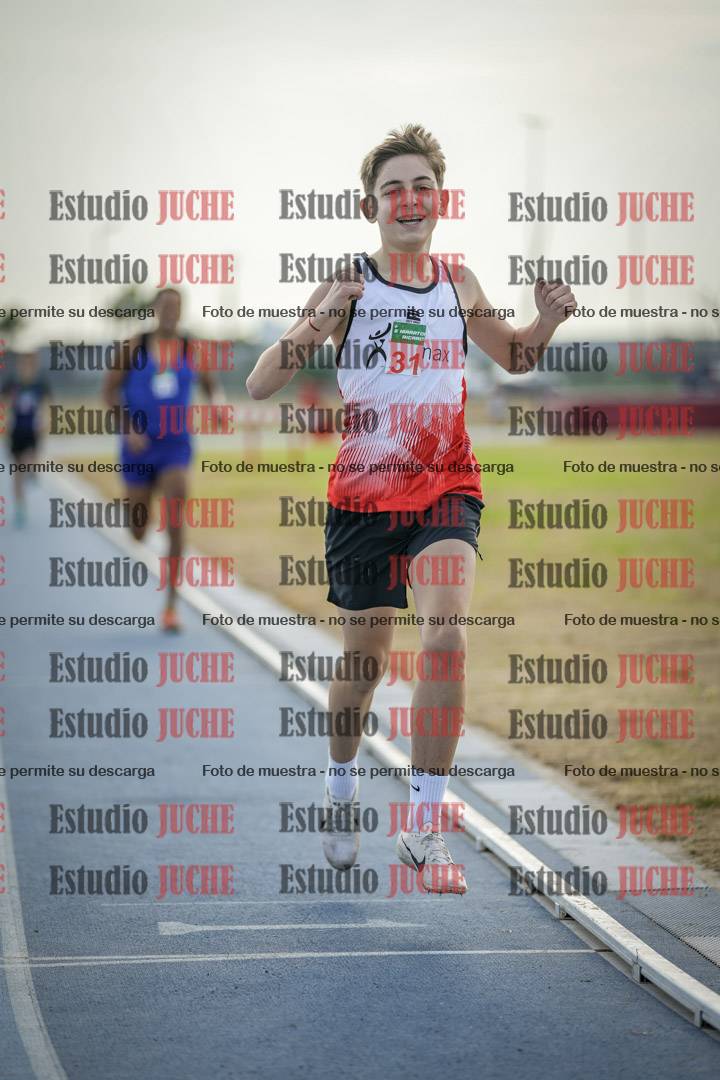 Fotos de los 800 m llanos de varones