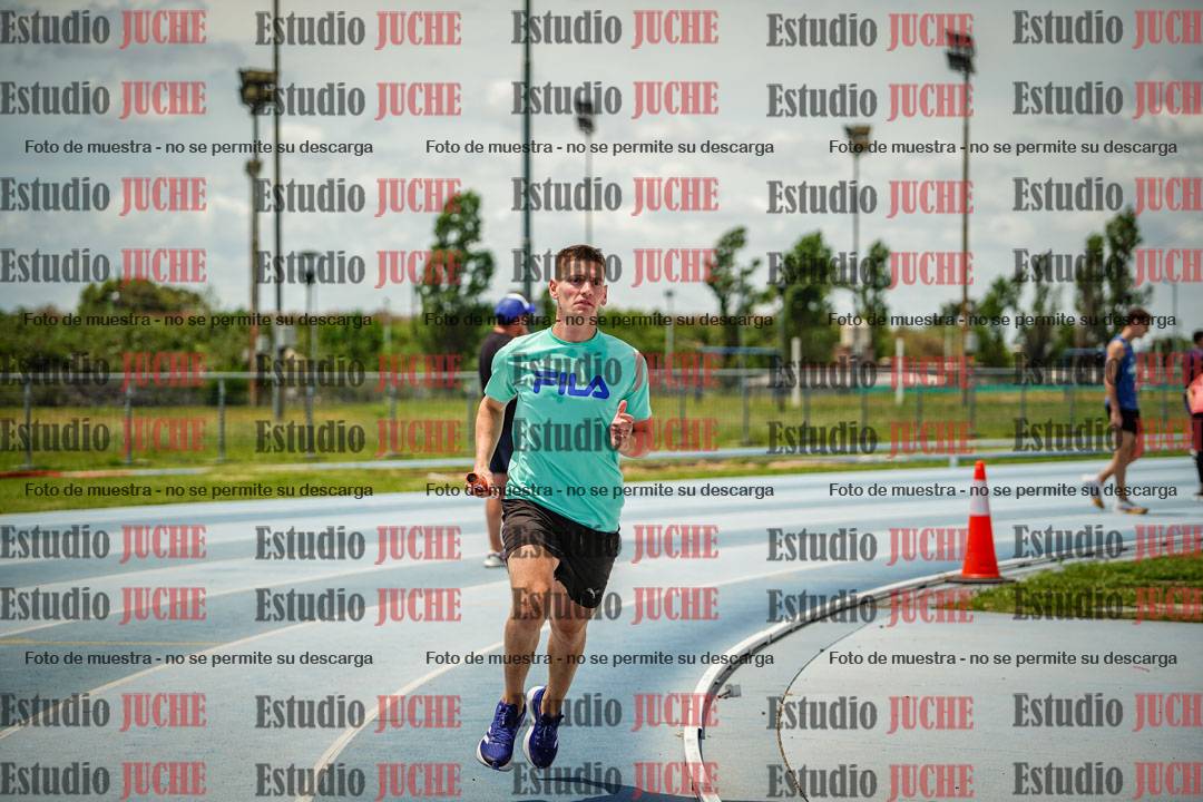 Fotos durante el transcurso de los relevos 20' para running teams - serie 2