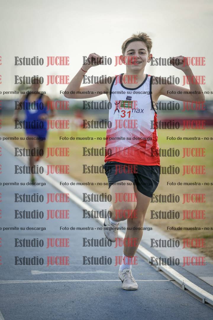 Fotos de los 800 m llanos de varones
