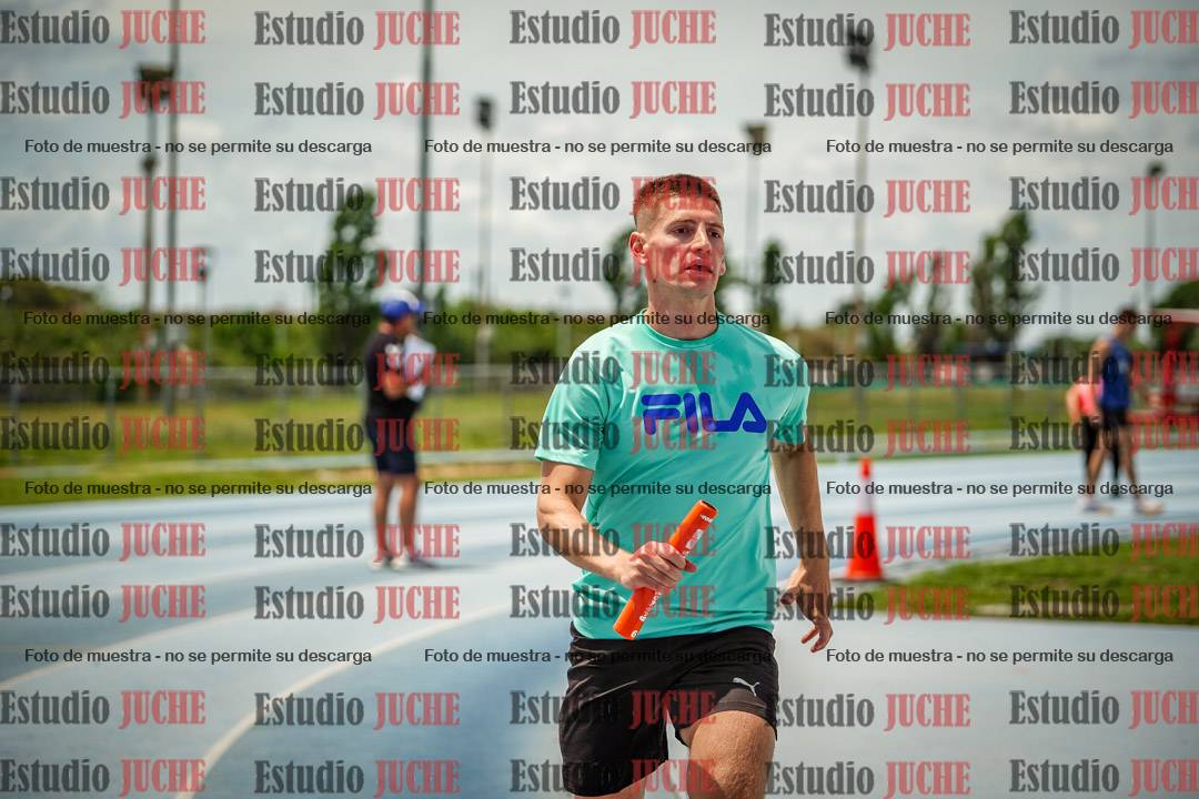 Fotos durante el transcurso de los relevos 20' para running teams - serie 2