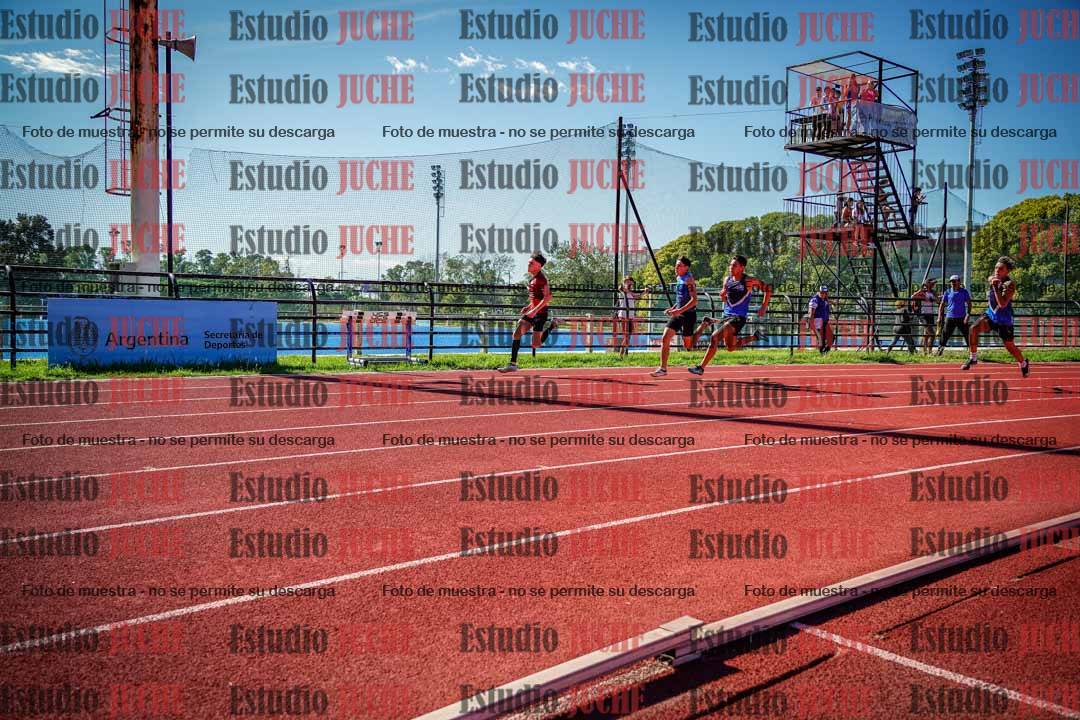 Fotos de los 200 m llanos de varones