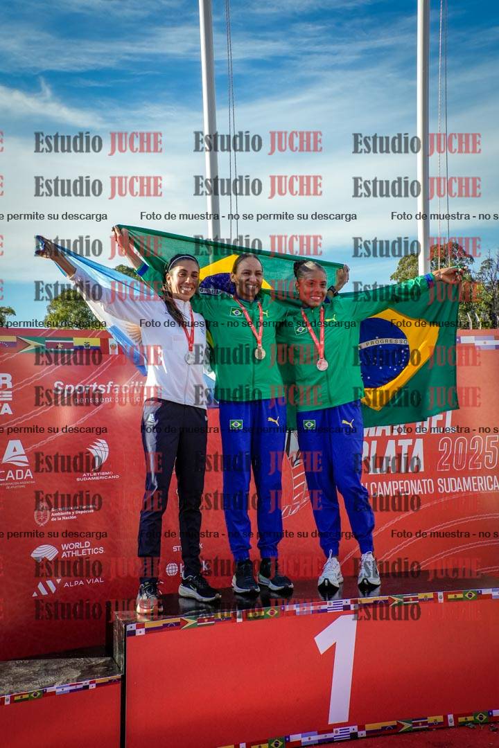Fotos de algunos extras y podios del día 2
