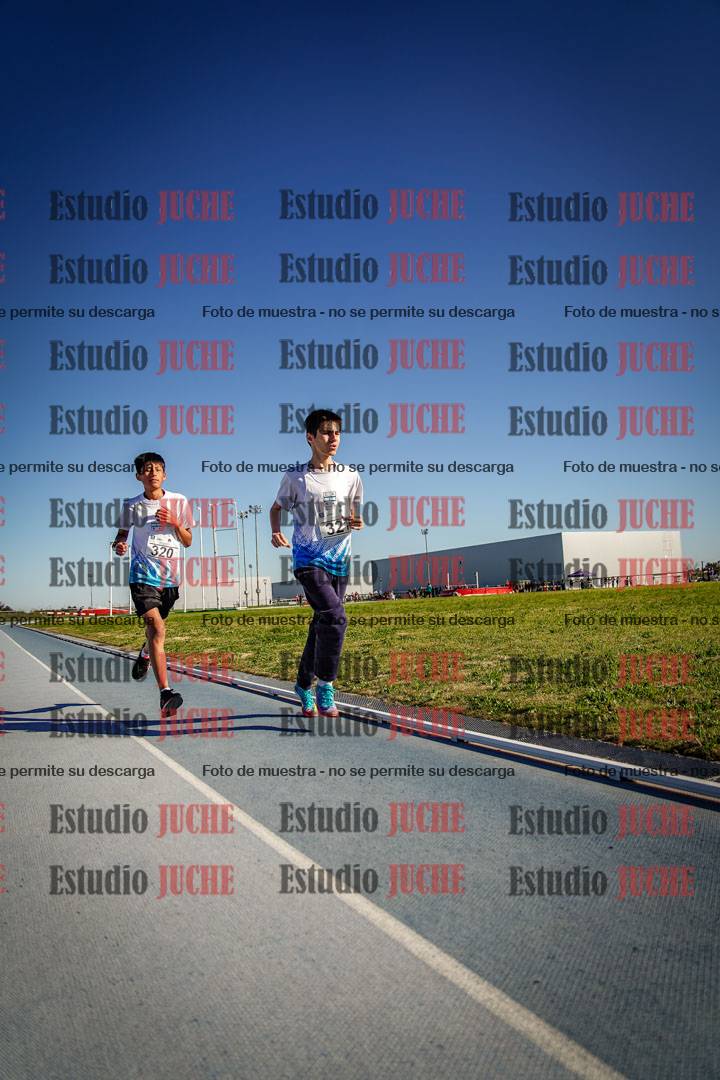 Fotos de los 2000 m llanos de varones