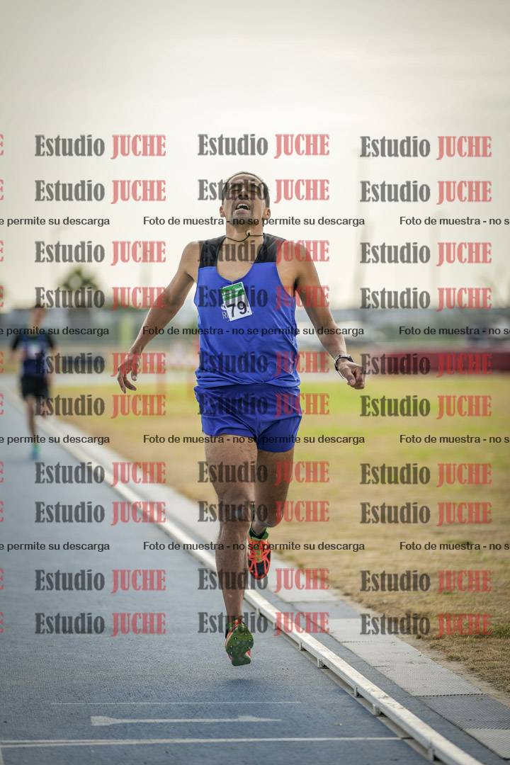 Fotos de los 800 m llanos de varones