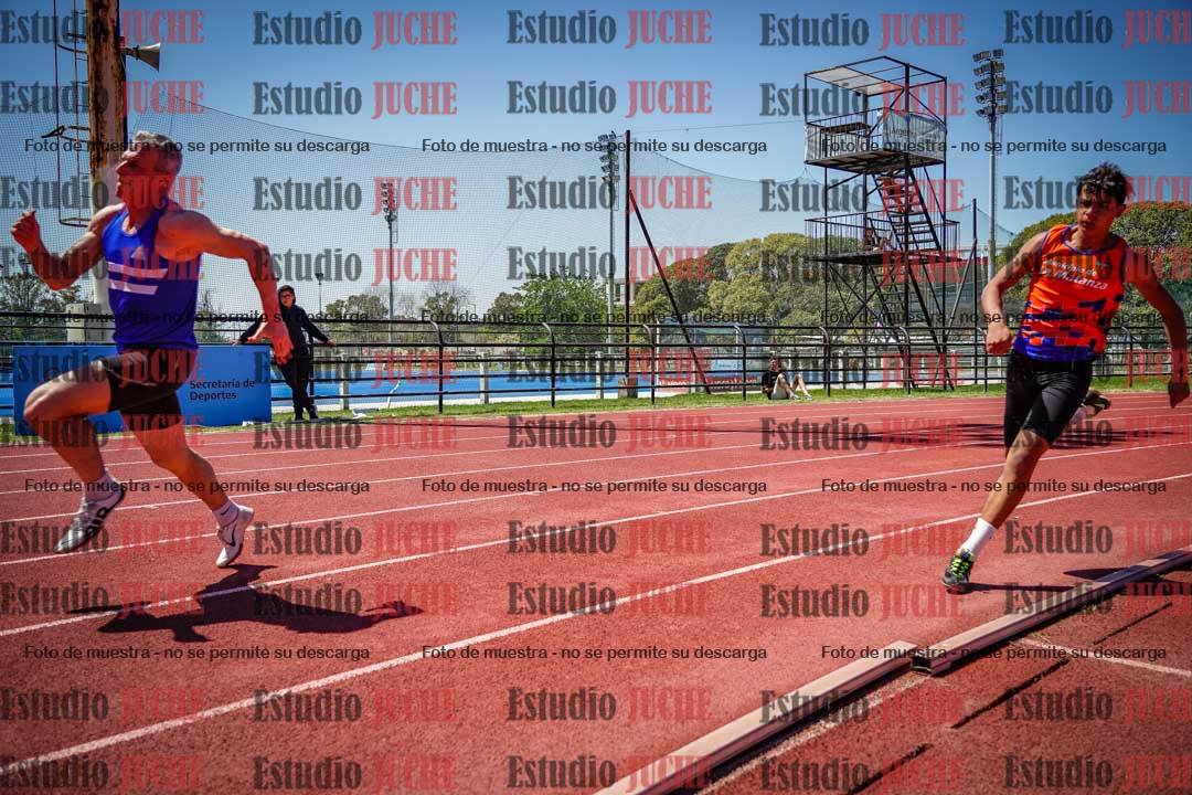 Fotos de los 200 m llanos de varones