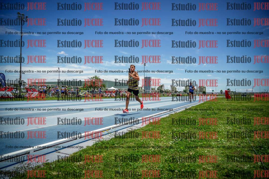 Fotos durante el transcurso de los relevos 20' para running teams - serie 2