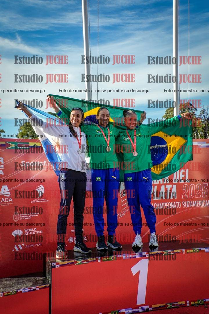 Fotos de algunos extras y podios del día 2