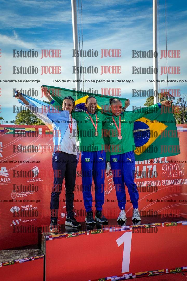 Fotos de algunos extras y podios del día 2