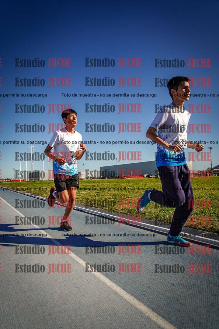 Fotos de los 2000 m llanos de varones