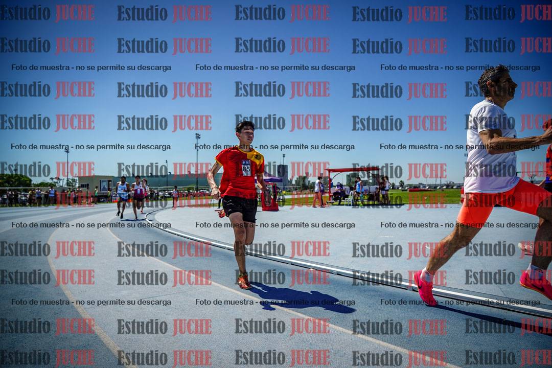 Fotos de los 800 m llanos de varones