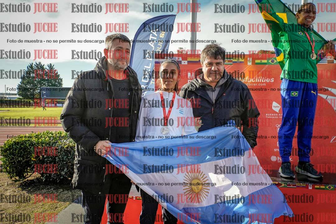 Fotos de algunos extras y podios del día 2