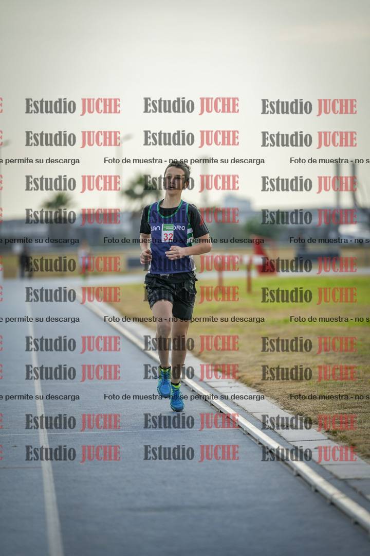 Fotos de los 800 m llanos de varones