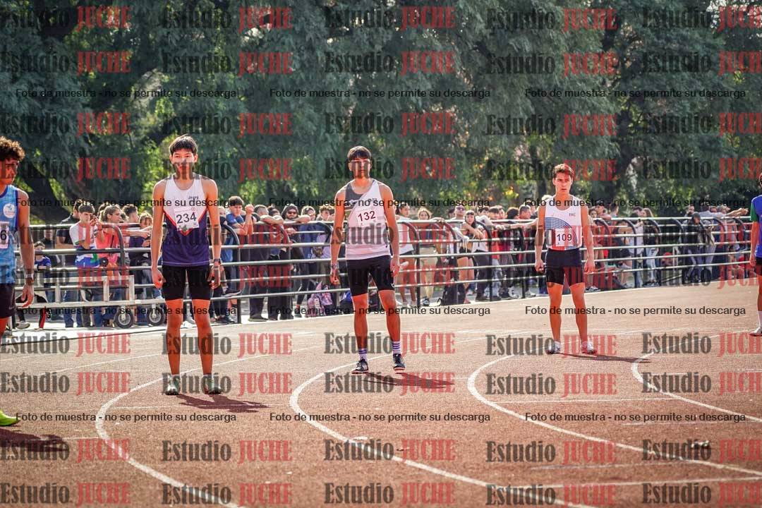 Fotos de los 800 m llanos de varones