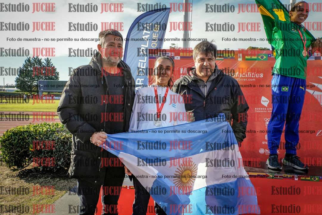Fotos de algunos extras y podios del día 2
