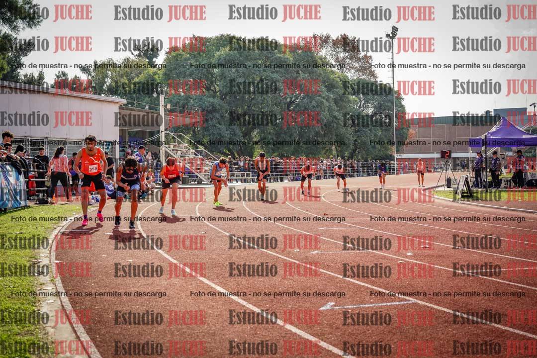 Fotos de los 800 m llanos de varones