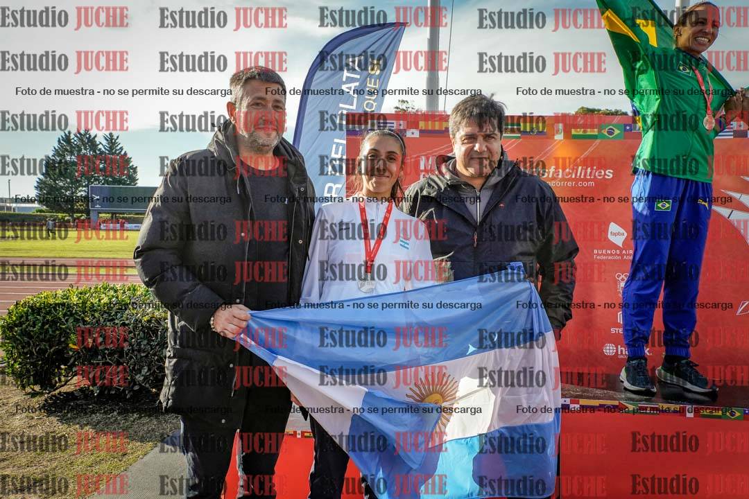 Fotos de algunos extras y podios del día 2