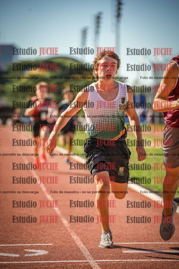 Fotos de los 600 m llanos de varones