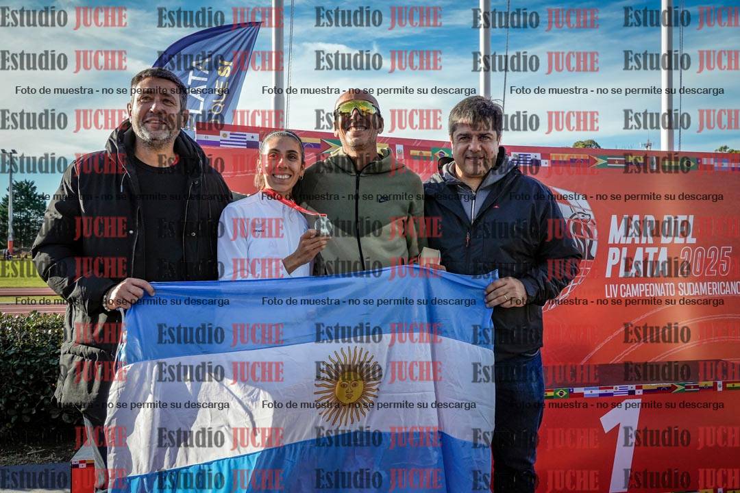 Fotos de algunos extras y podios del día 2